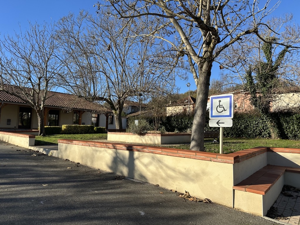 Rénovation du muret du square communal