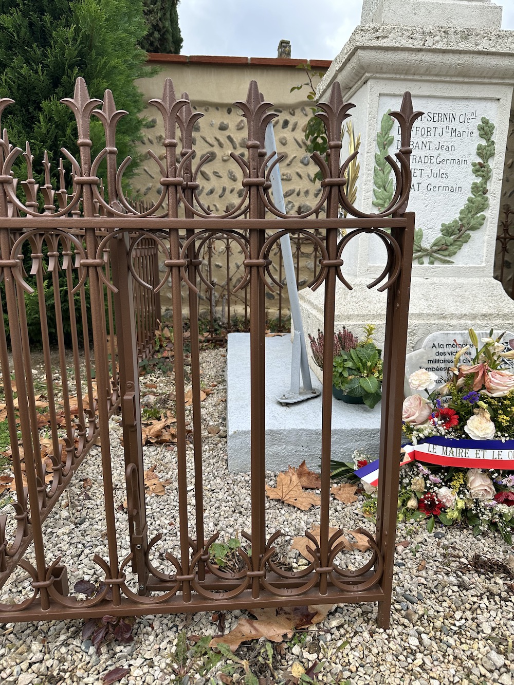 Rénovation de la ferronerie du Monument aux Morts